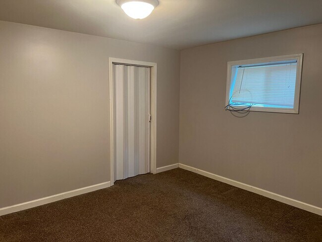 Building Photo - 221 Taylor St.