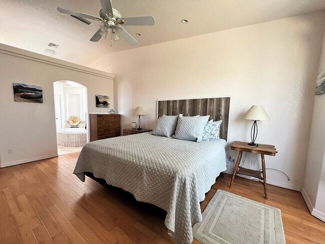 Building Photo - 2237 San Juan Dr