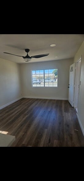 Building Photo - 873 Riverlawn Ave