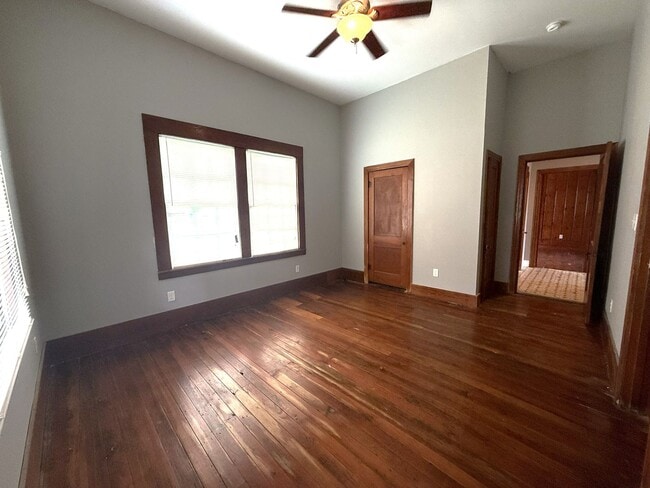 Building Photo - 2BR Historic Home in Downtown Lake Charles