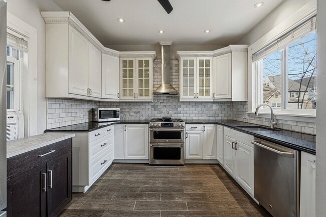 Building Photo - 37 W 34th St.