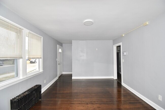 Building Photo - 153 Bosworth St