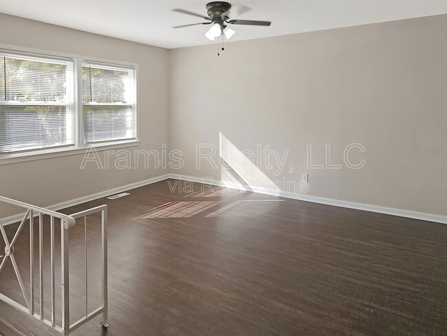 Building Photo - 1620 Cardinal Rd