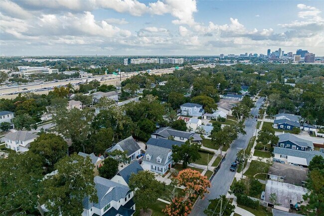 Building Photo - 2413 Musselwhite Ave