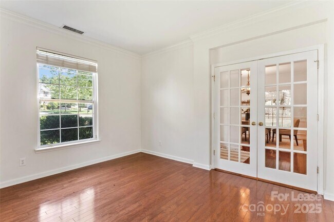 Building Photo - 2003 Red Carpet Ct