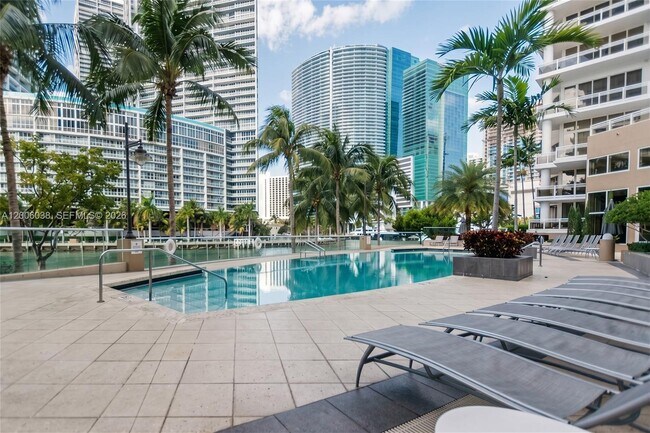 Building Photo - 901 Brickell Key Blvd