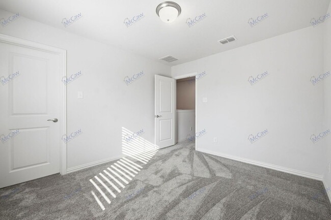 Building Photo - 236 Henly Dr