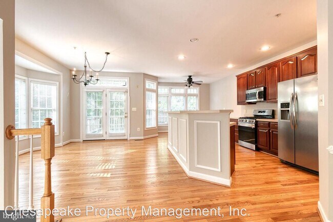 Building Photo - 3 br, 3.5 bath House - 10801 Wadsworth Road