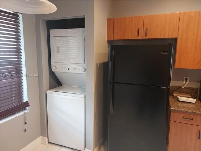 Building Photo - 2566 SW 82nd Ave