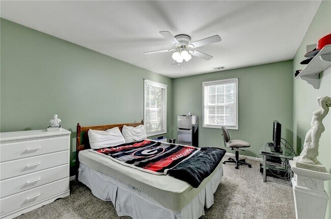 Building Photo - 236 Windy Cir