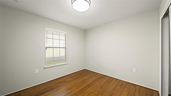 Building Photo - 5825 Nelson Oaks Dr