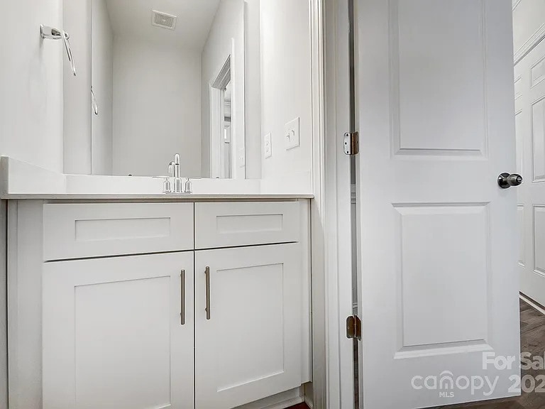 Powder Room - 4153 Black Ct
