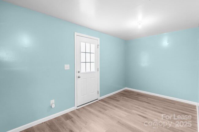 Building Photo - 2715 Sydney Overlook Ln