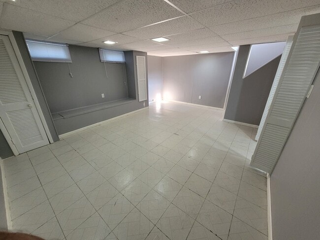 Building Photo - 52 N Albert St