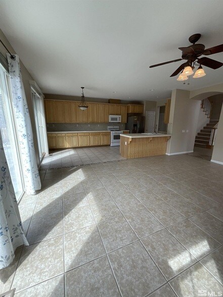 Building Photo - 2847 Falcon Ridge Dr