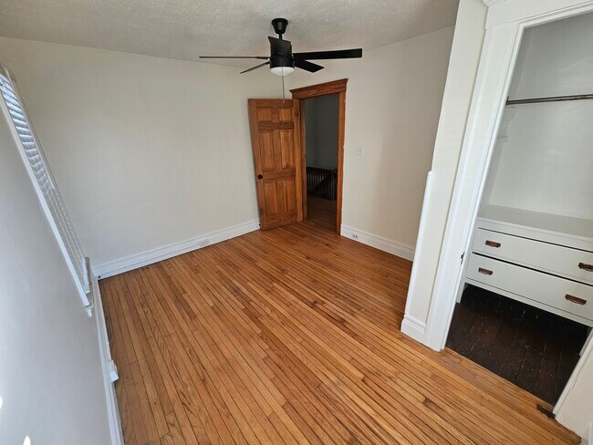 Building Photo - 3154 Van Alstyne St