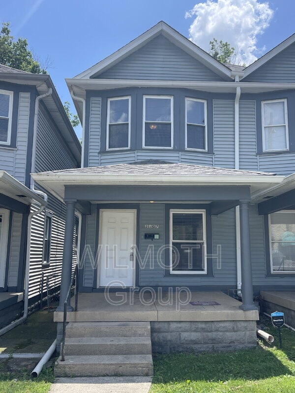 Primary Photo - 2107 E Michigan St