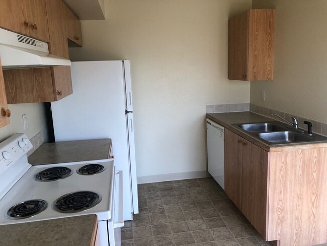 Building Photo - 2 bedroom unit Centrally located in Nampa