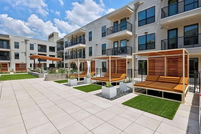 Building Photo - 1701 Simond Ave Ave