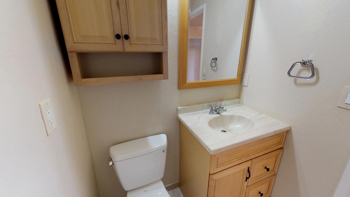 Building Photo - 702 Cassia St