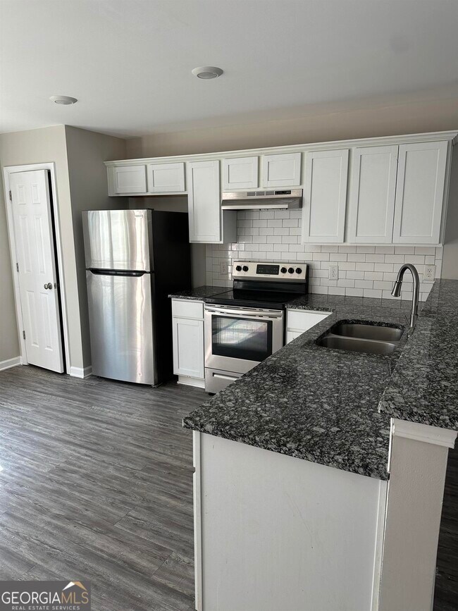 Building Photo - 4454 Pinscher St