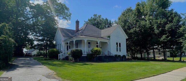 Building Photo - 430 College St