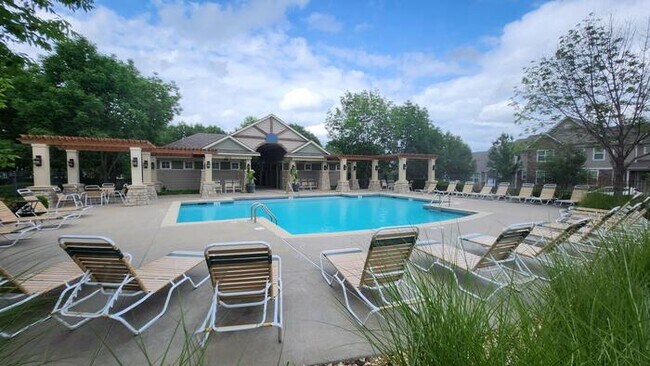 Building Photo - Newly constructed Maintenance provided 3 bed 2.5 bath