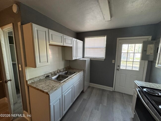 Building Photo - 4114 Moncrief Rd