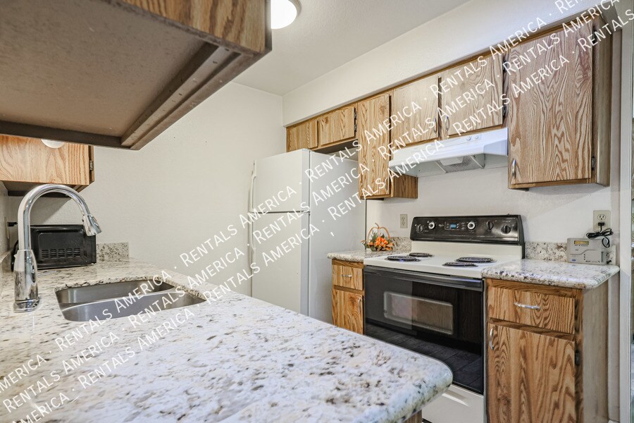Building Photo - 9020 W Highland Ave