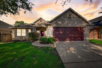 Building Photo - 7219 Palmito Ranch Dr