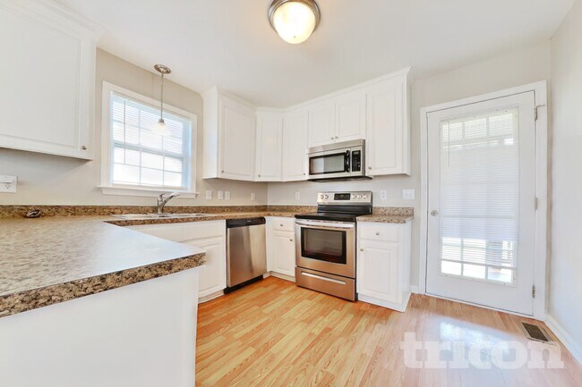 Building Photo - 51 Bear Oak Dr