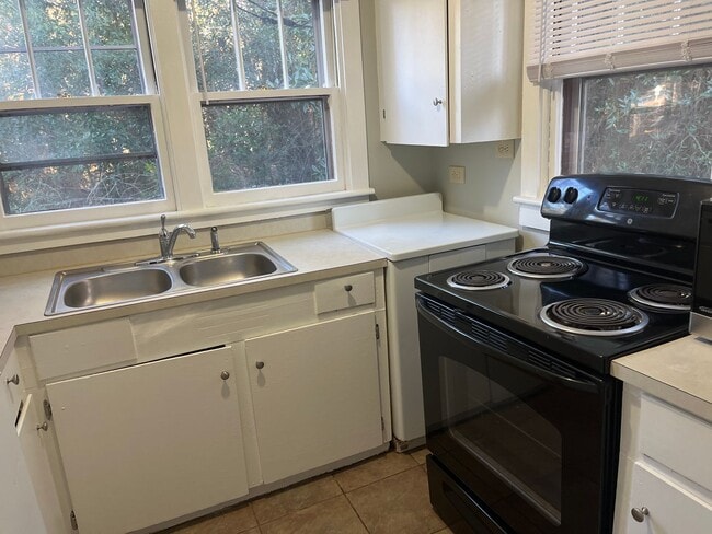 Building Photo - 1 Bed, 1 Bath House