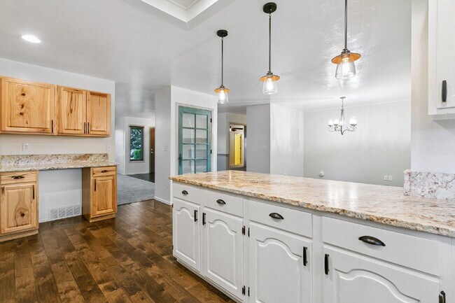 Building Photo - 3-Bed Ranch Retreat in Briargate Just 15 M...