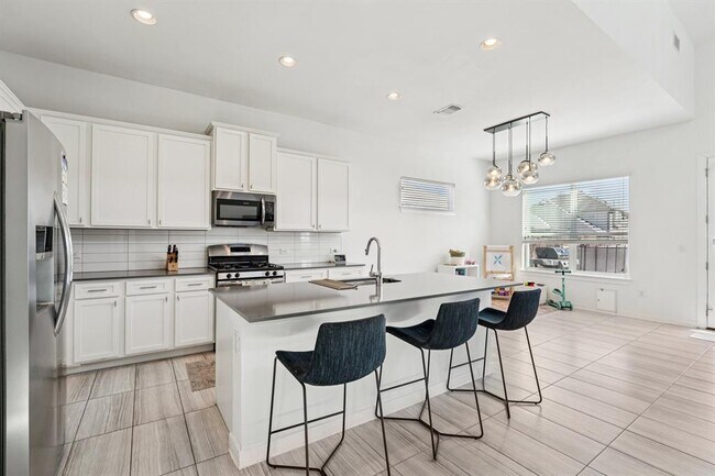 Building Photo - 7113 Garnet Mill Ln