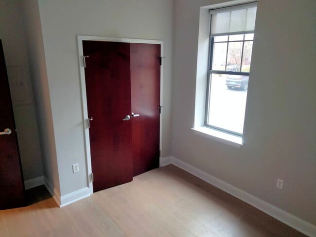 Building Photo - 44 Imlay St