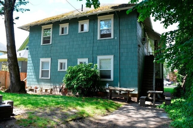 Building Photo - 3956 N Albina Ave