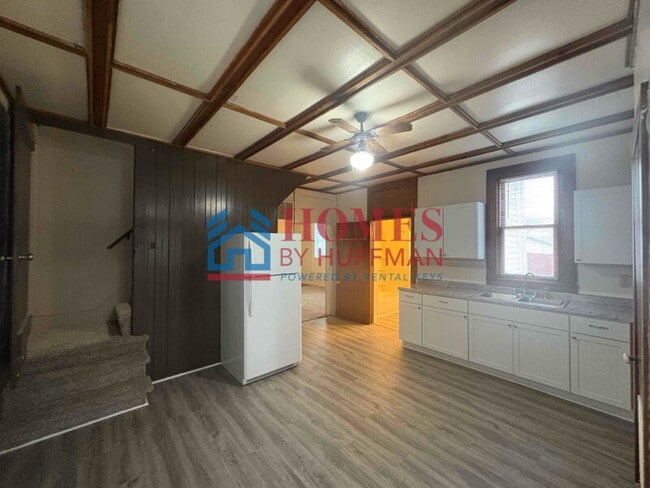Building Photo - Three Bedroom House | Move In Ready!