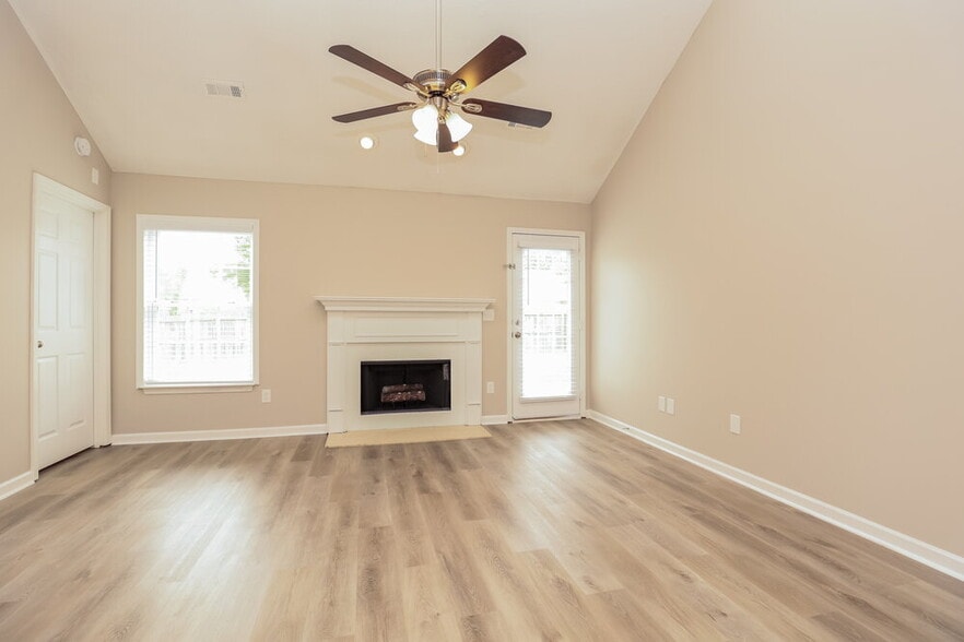 Building Photo - 3012 Deer Trail Dr