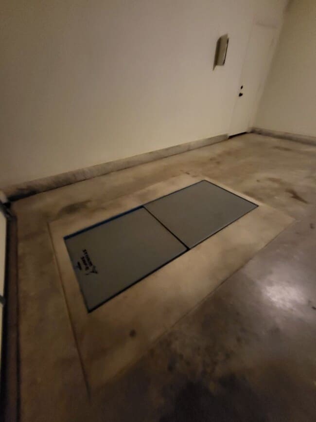 Building Photo - (3) Bed/(2) Bath + Study/Office in NW Norman! Storm Shelter! Neighborhood Pool!