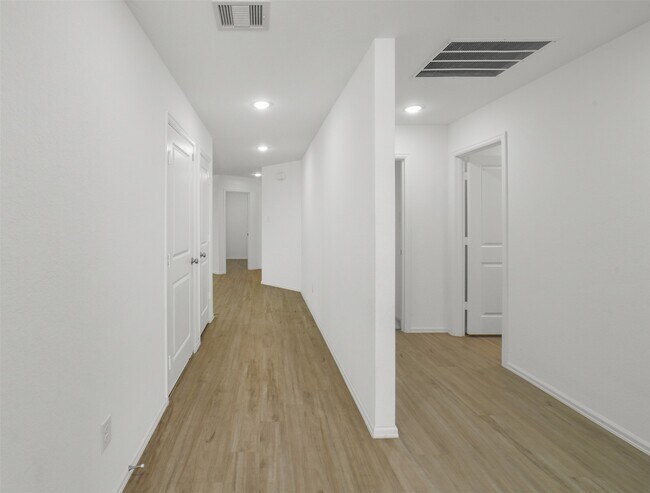 Building Photo - 1504 Twilight Grn Dr