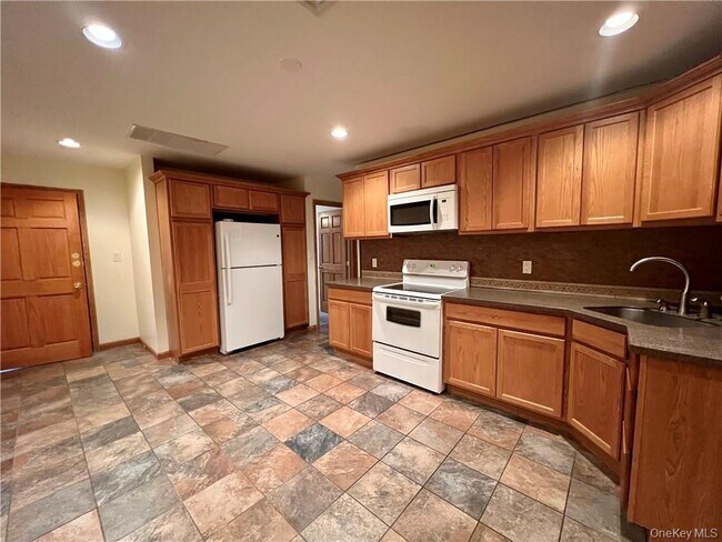 Primary Photo - 26 Wallkill Ave