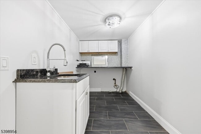 Building Photo - 67 Norwood Ave