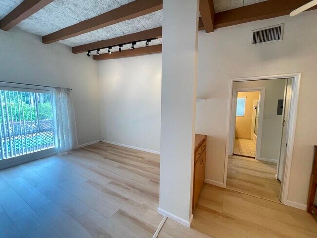 Building Photo - 4900 Van Noord Ave