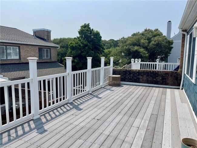 Building Photo - 2402 Whaler Ct
