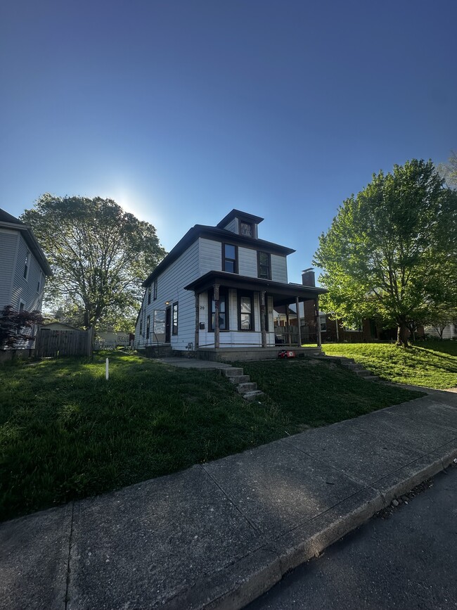 Building Photo - 20 Parnell Ave