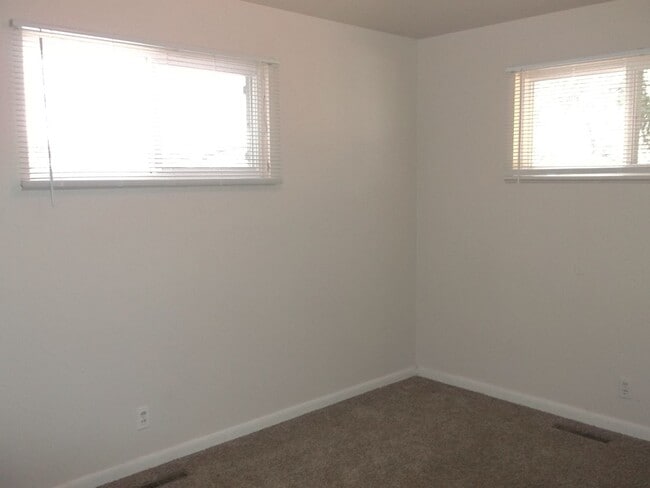 Building Photo - Lovely Traditional Home in the Heart of Fort Collins