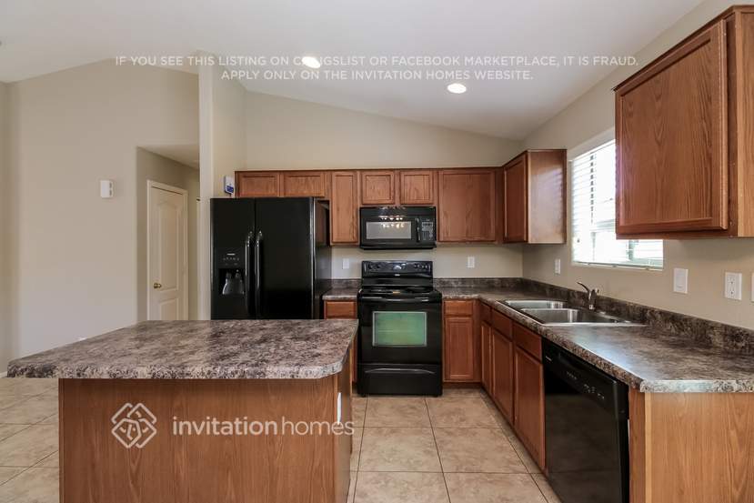 Building Photo - 28940 N Coal Ave