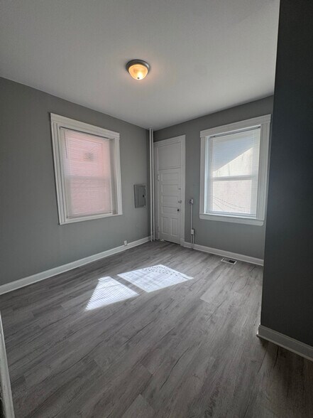Building Photo - 4236 Parkside Ave
