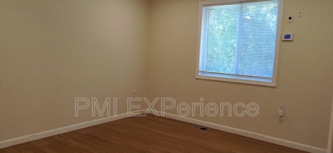 Building Photo - 204 Taurus Dr