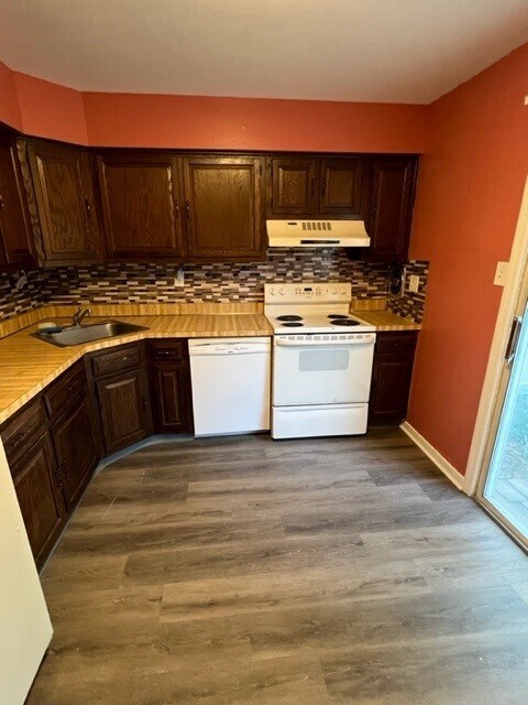 Building Photo - 568 Thrush Ct